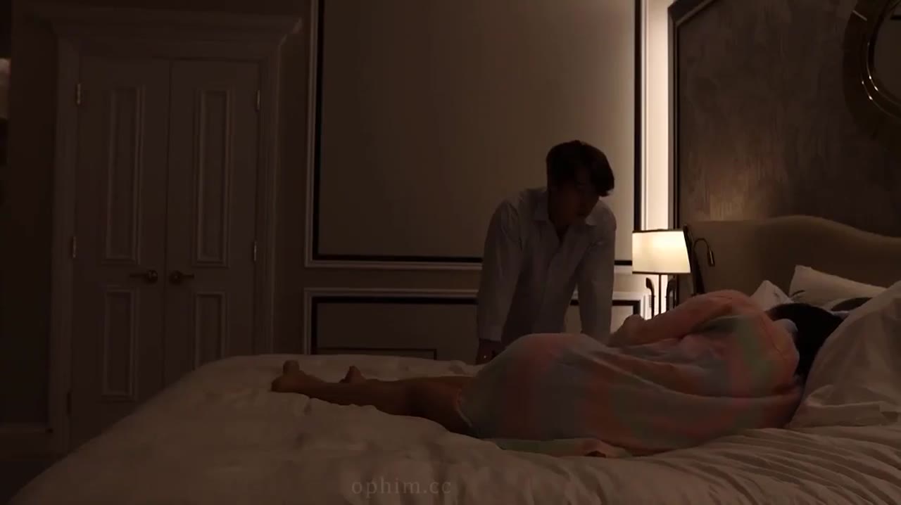 Nữ Phóng Viên Xinh Đẹp - cảnh 3