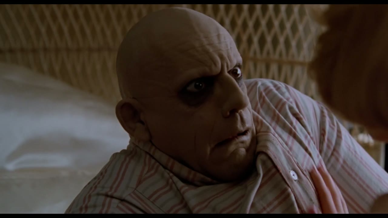Gia đình Addams 2 tập 1 cảnh 2