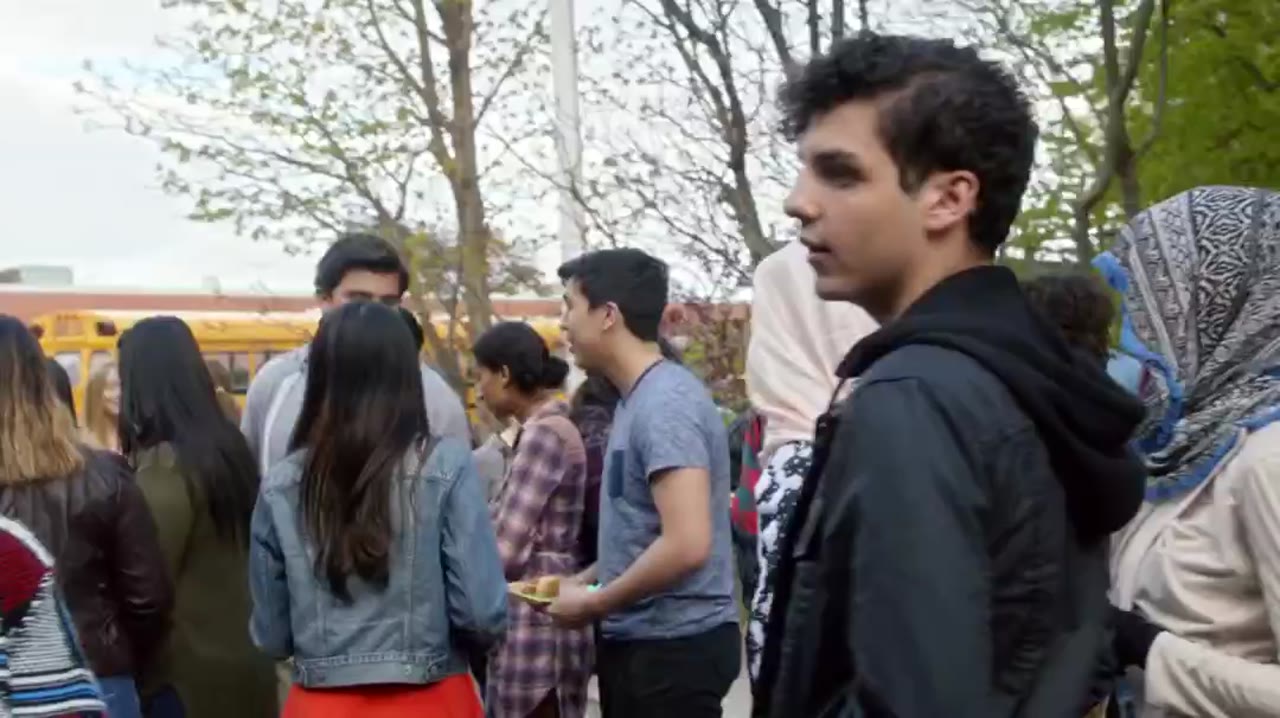 Trường Degrassi: Lớp kế tiếp (Phần 3) - cảnh 2