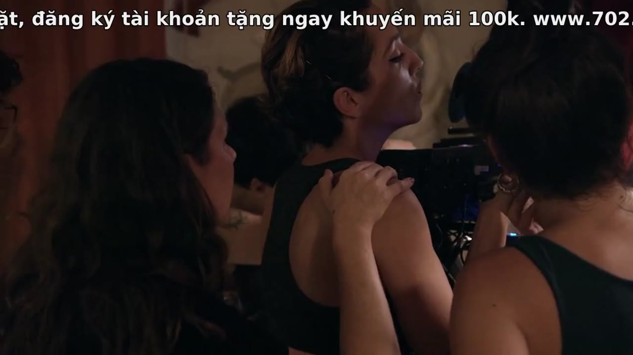 Cần tuyển chân dài: Mời gọi - cảnh 3