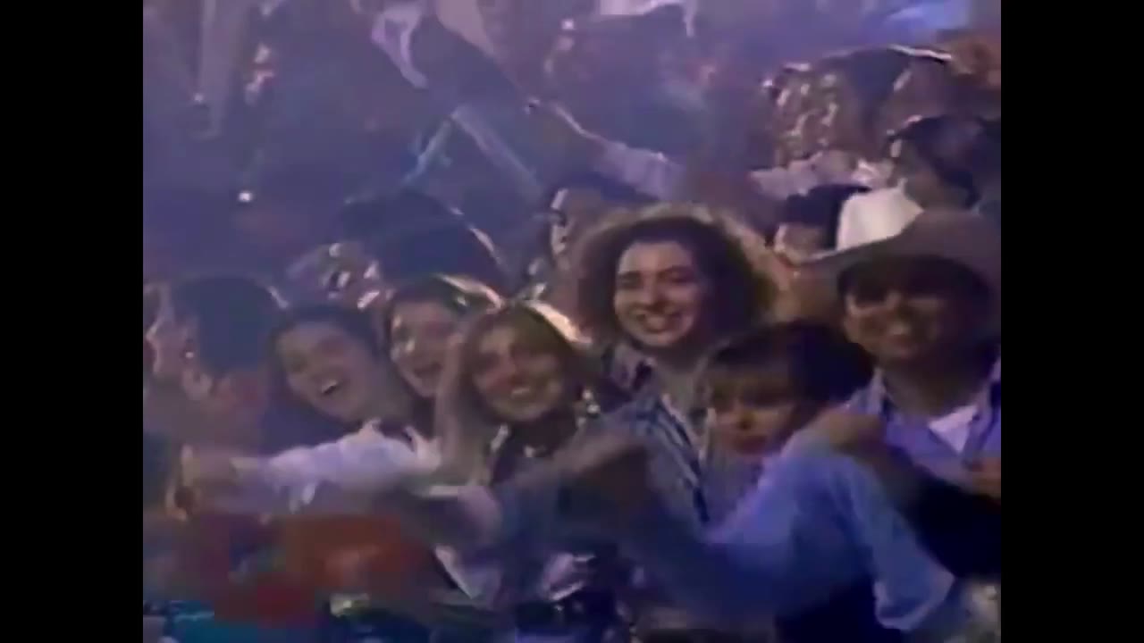 Selena y Los Dinos: Di Sản Của Một Gia Đình tập 1 cảnh 3