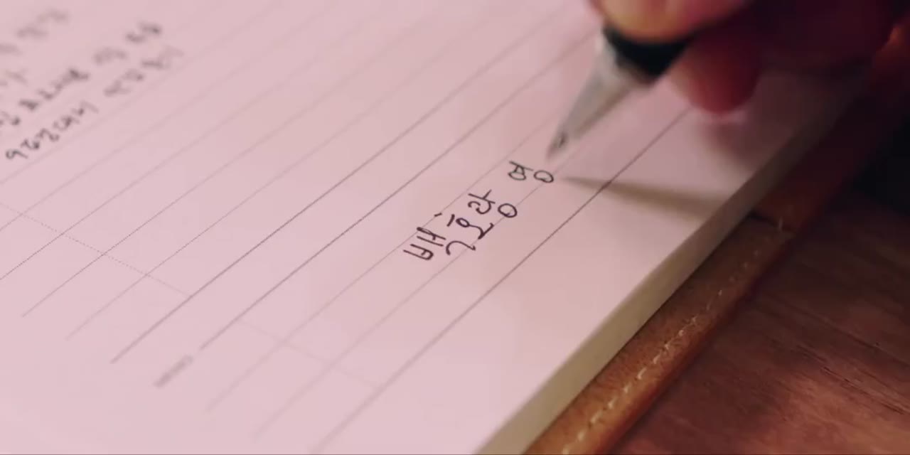Live On - cảnh 1