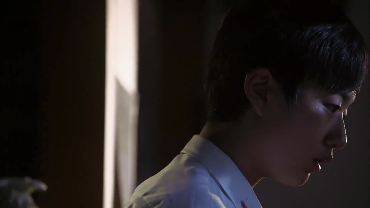 Chạy Đâu Cho Thoát - cảnh 3