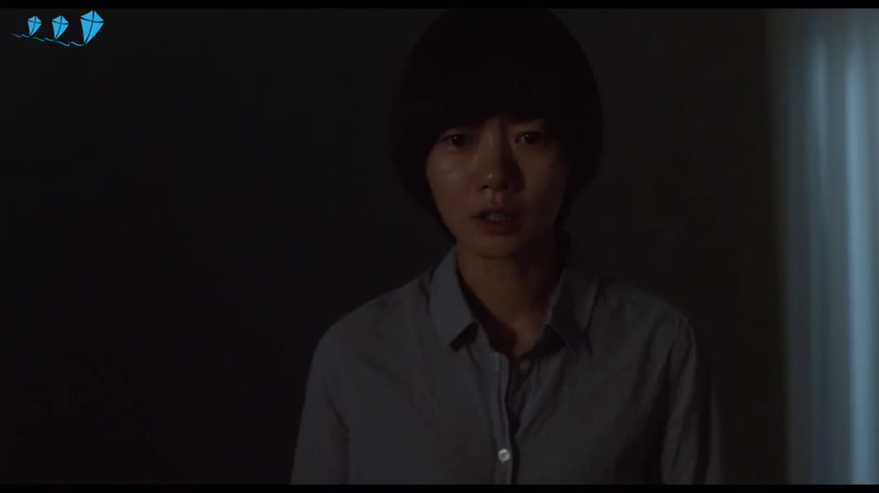 A Girl at My Door - cảnh 2