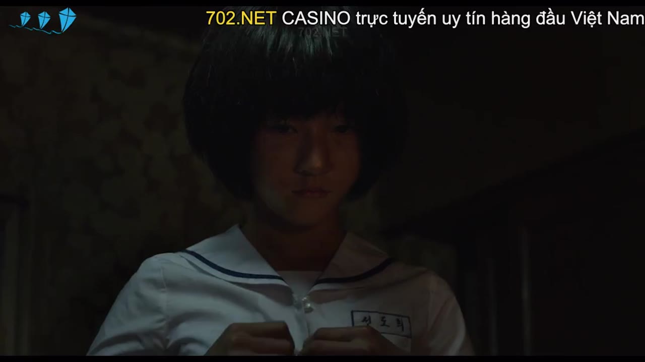A Girl at My Door - cảnh 3