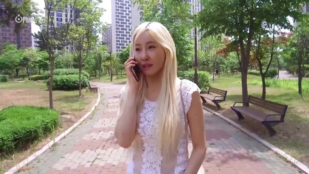 Lần Đầu Tiên Của Hai Cô Nàng Xinh Đẹp - cảnh 3
