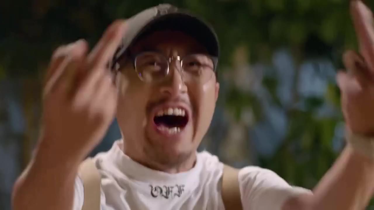Tiên Sinh Bơi Lội - cảnh 1