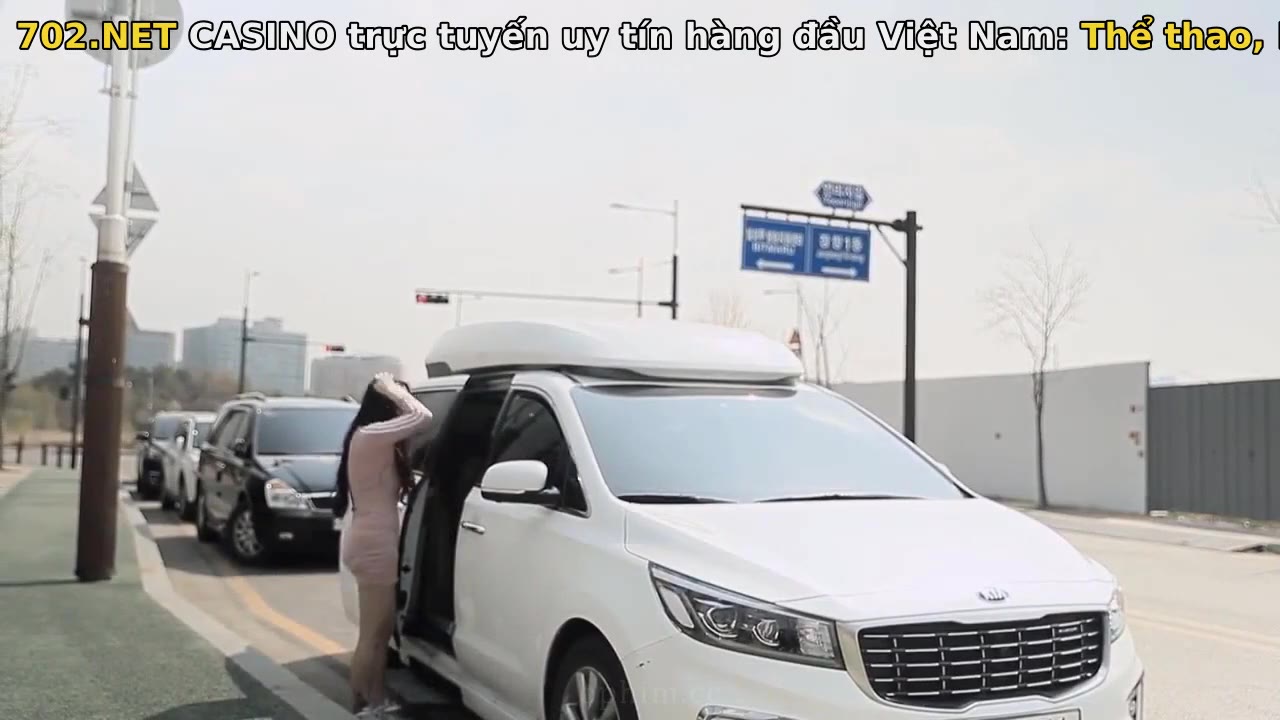 Em Gái Kết Nghĩa Xinh Đẹp Của Vợ Tôi - cảnh 3