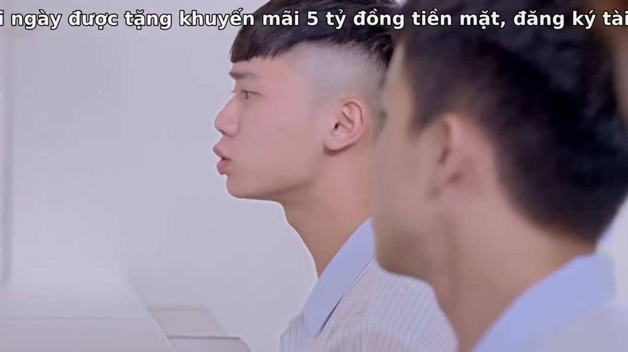 Nghỉ Nghiêm Anh Yêu Em - cảnh 1