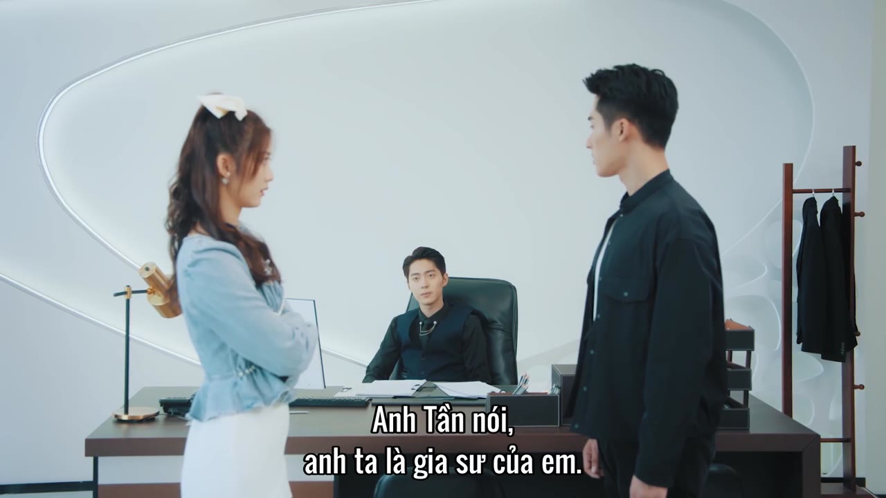 Hoa Tiểu Thư, Đứng Lại! tập 1 cảnh 3