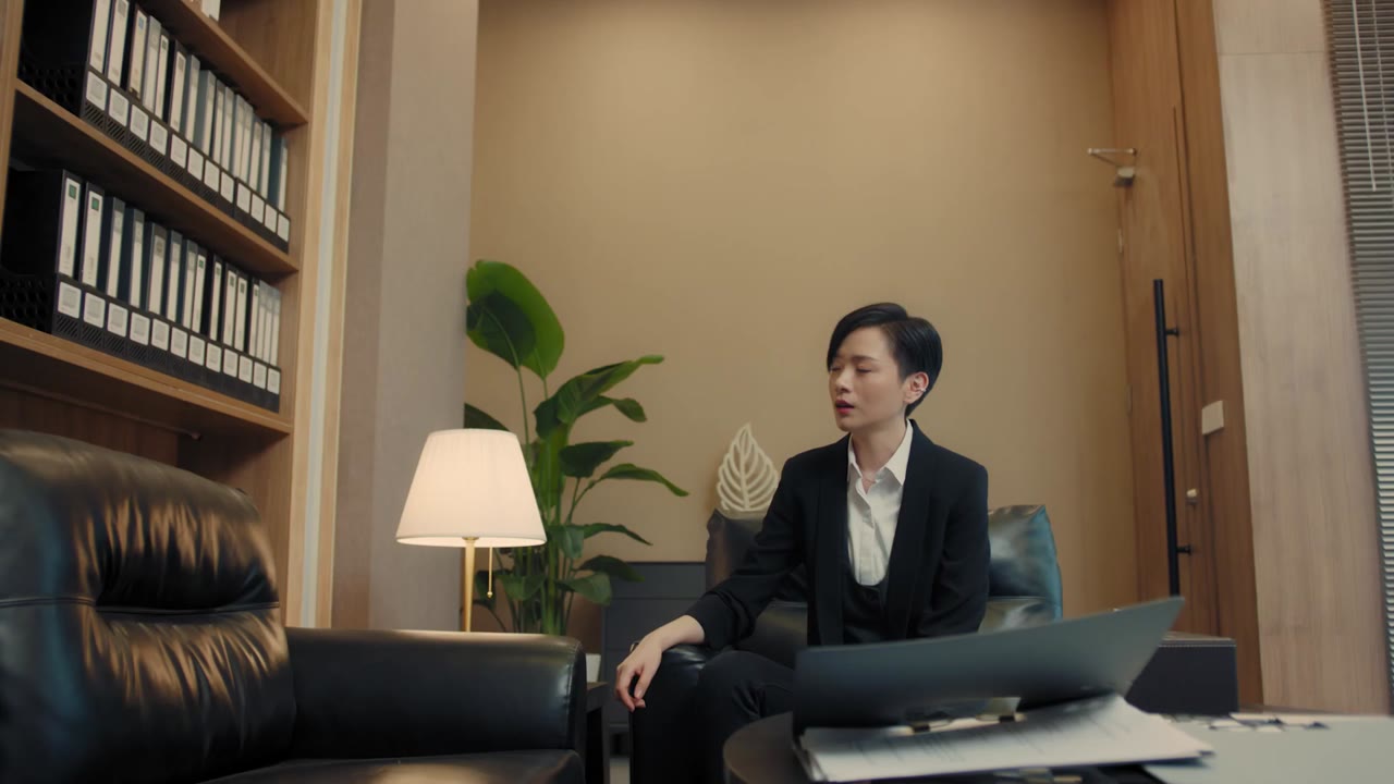 Hoa Tiểu Thư, Đứng Lại! tập 14 cảnh 2