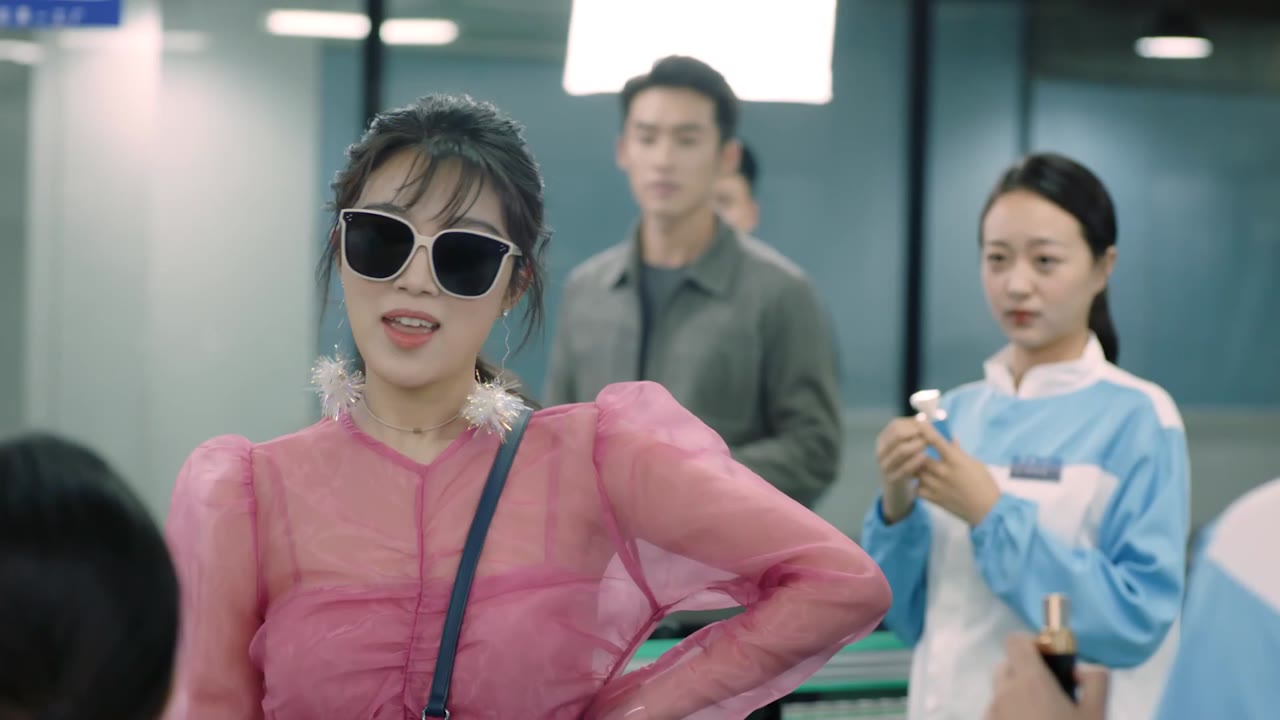 Hoa Tiểu Thư, Đứng Lại! tập 18 cảnh 3