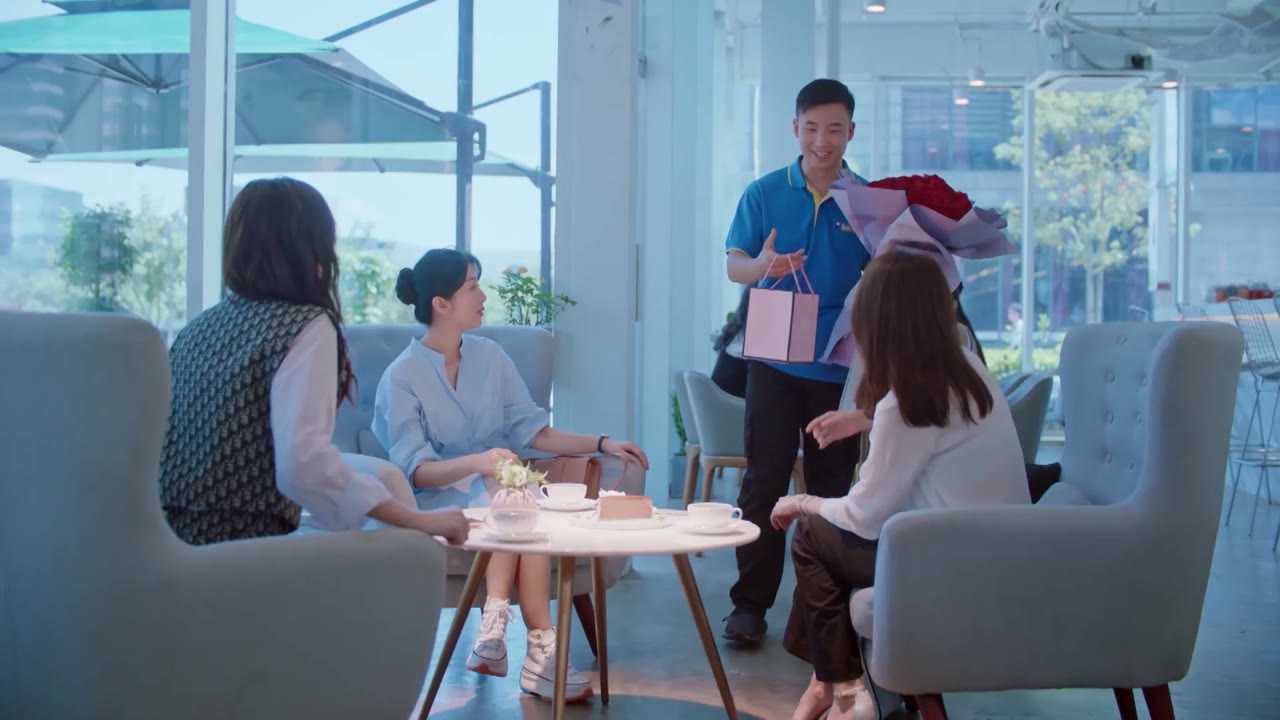 Dưới Ánh Mặt Trời tập 1 cảnh 2