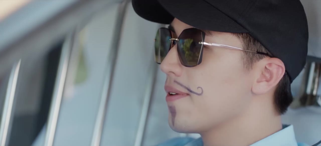 Em Đến Cùng Mùa Hè tập 1 cảnh 2