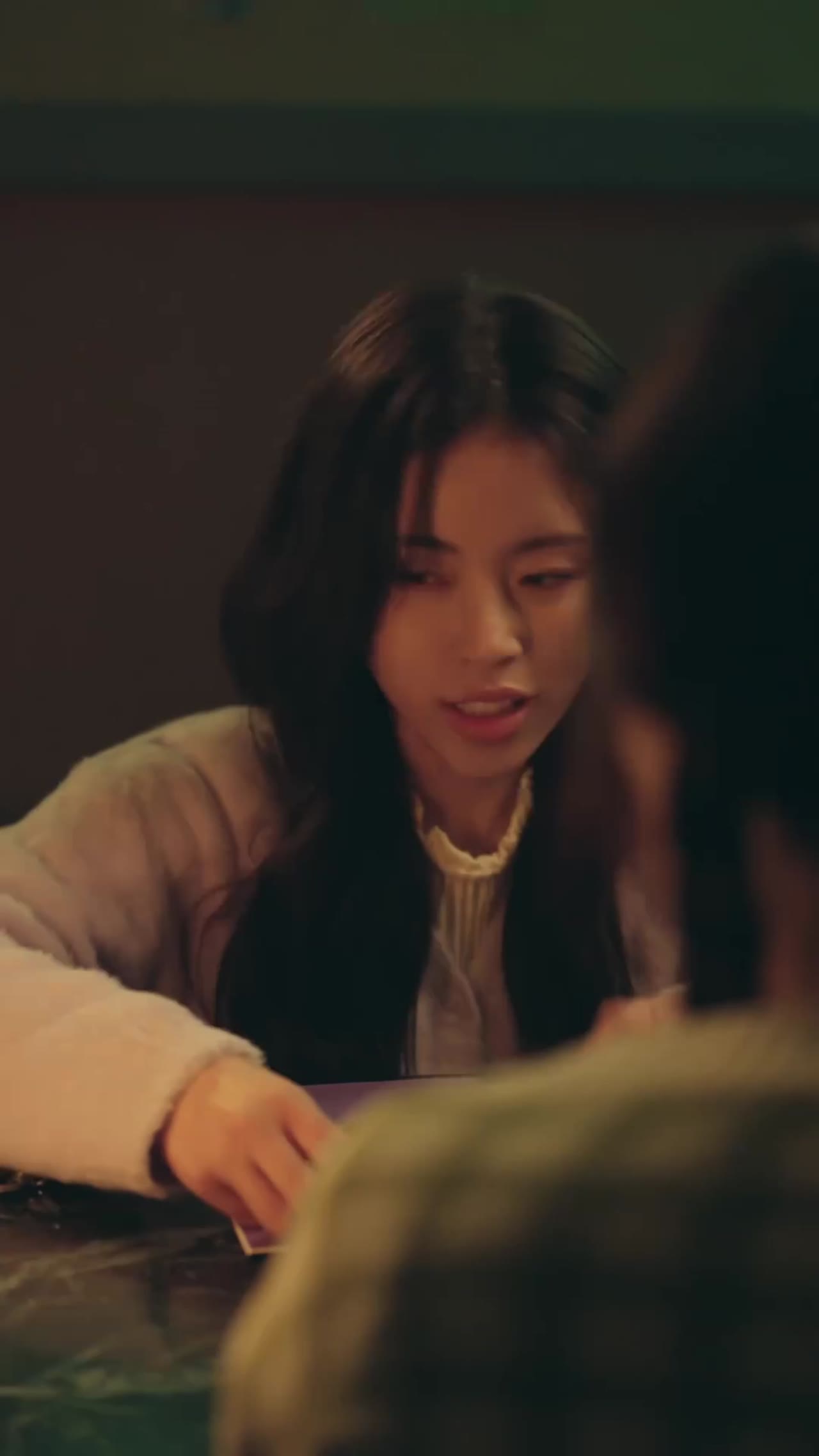 Cuộc Đổ Bộ Của Idol K-pop tập 2 cảnh 2