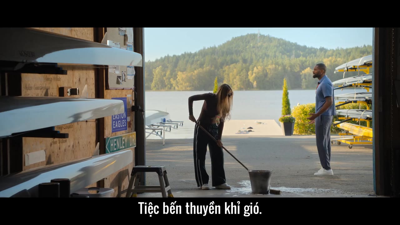 Cô Gái Đội Rowing - cảnh 3