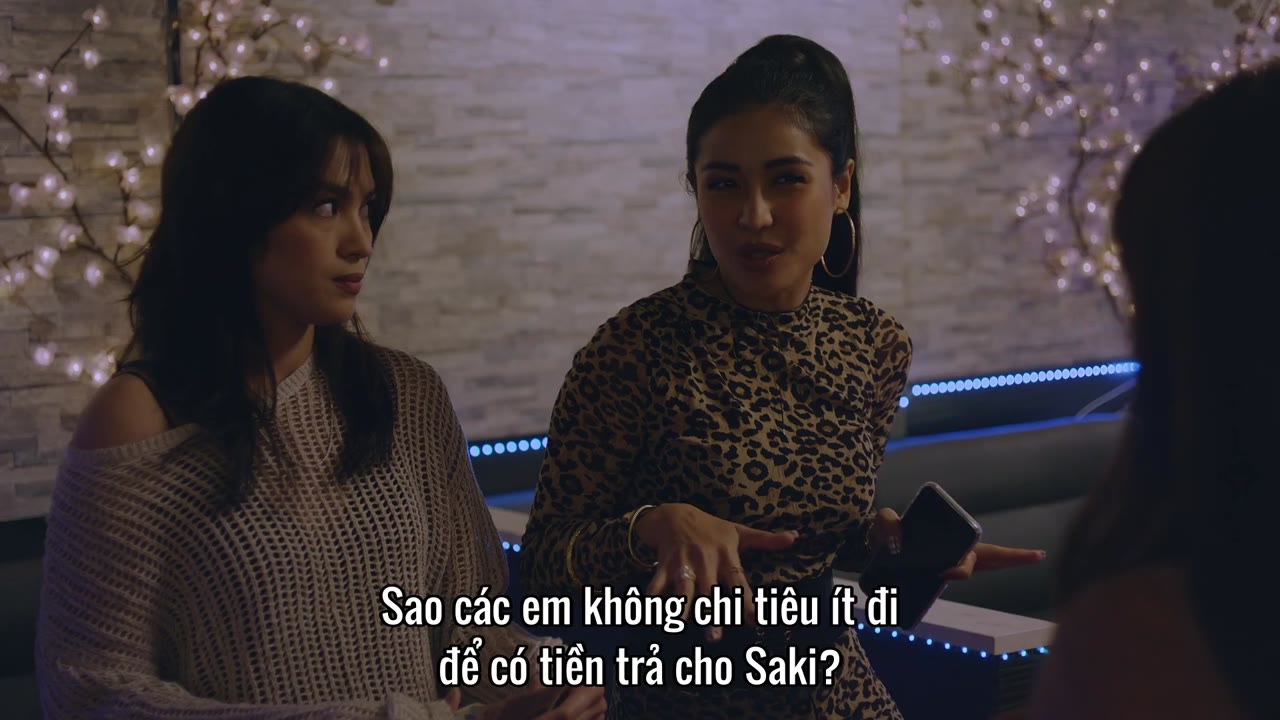 Những Cô Gái Đêm Khuya - cảnh 1