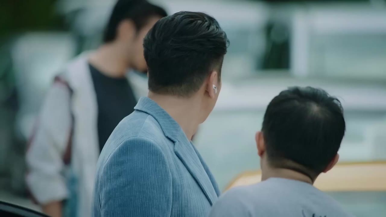 Thành Phố Rực Rỡ - cảnh 3