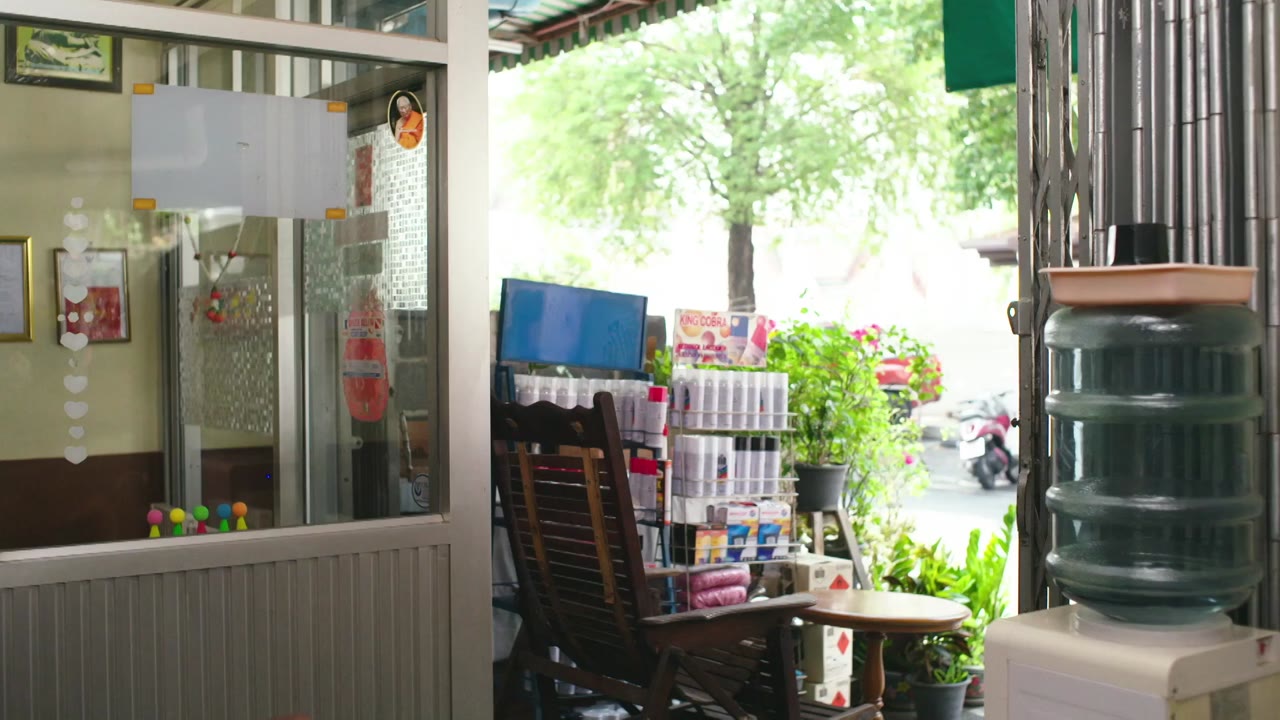 Cửa Hàng Tạp Hóa Cá Voi tập 4 cảnh 3