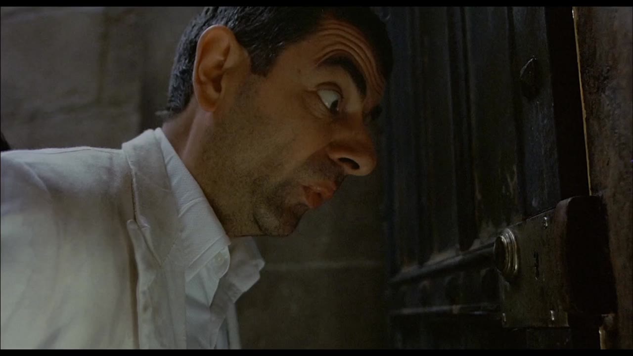 Johnny English: Điệp Viên Không Không Thấy tập 1 cảnh 3