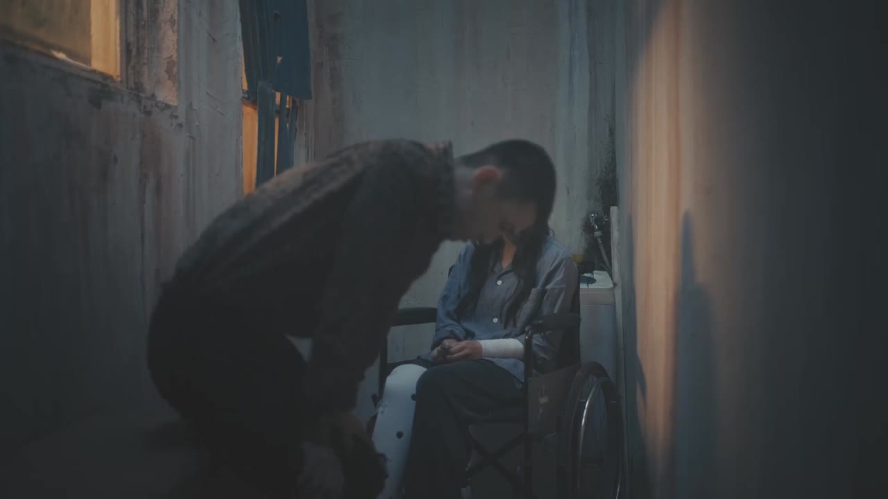 Con Đường Sinh Tồn Của Cô Ấy tập 8 cảnh 2