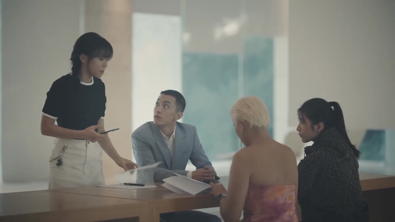 Con Đường Sinh Tồn Của Cô Ấy tập 13 cảnh 2
