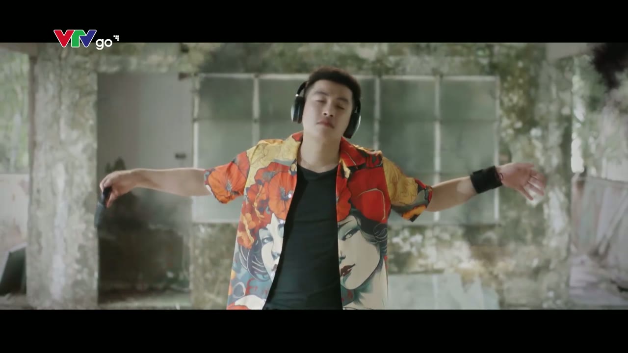 Lửa Trắng - cảnh 1